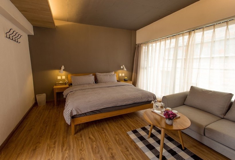 Отель Dali Pure Sea Travelling With