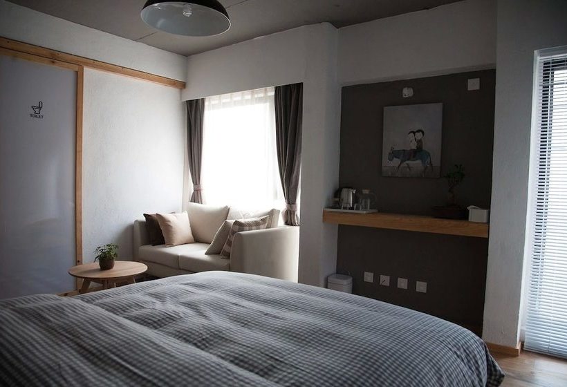 Отель Dali Pure Sea Travelling With