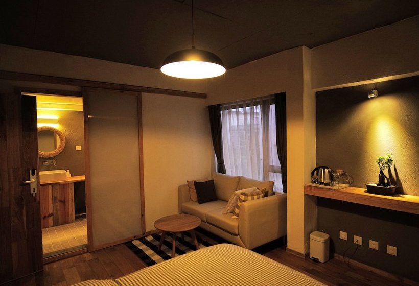 Отель Dali Pure Sea Travelling With