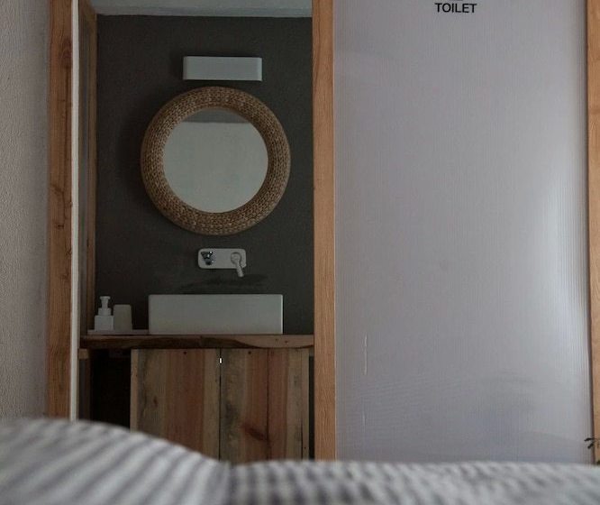 Отель Dali Pure Sea Travelling With