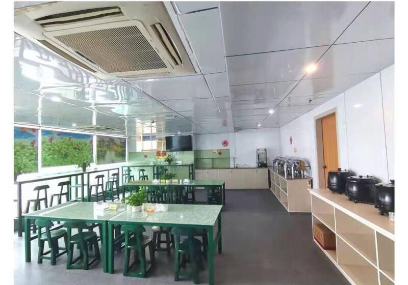 Отель Greentree Inn Guangdong Yangjiang Xiping Road Bus Terminal Station Express