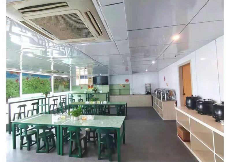 Отель Greentree Inn Guangdong Yangjiang Xiping Road Bus Terminal Station Express