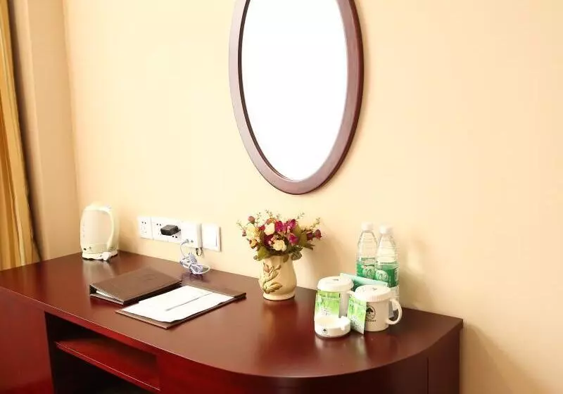 Hotelli Greentree Inn Shandong Dezhou Kangbo Avenue Stadium Express