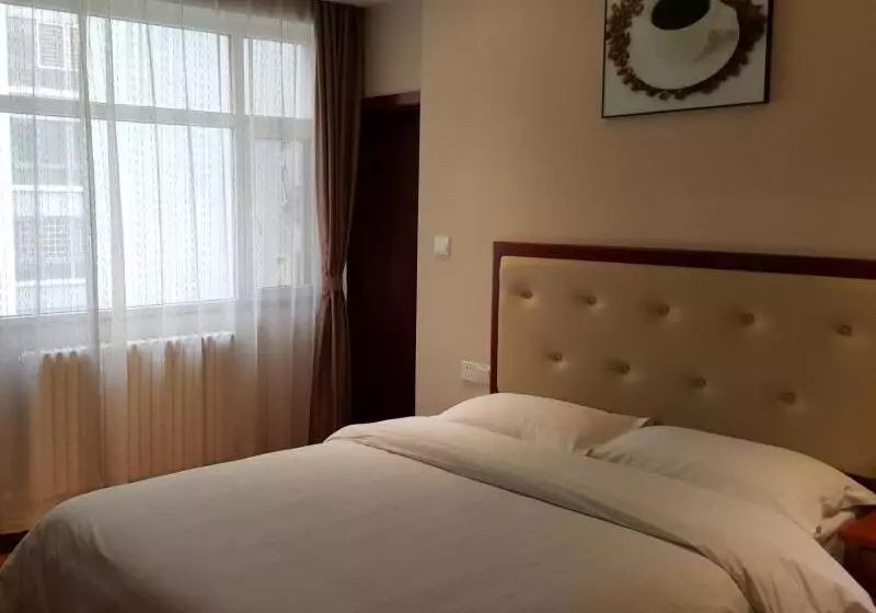 Hotelli Greentree Inn Shandong Taian Bus Station Lingshan Street Express