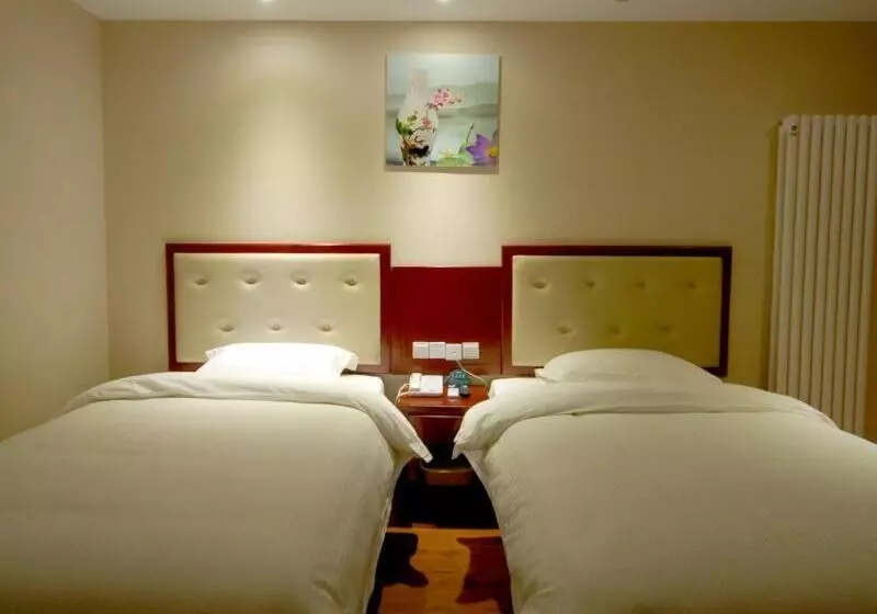 Hotelli Greentree Inn Shandong Taian Bus Station Lingshan Street Express