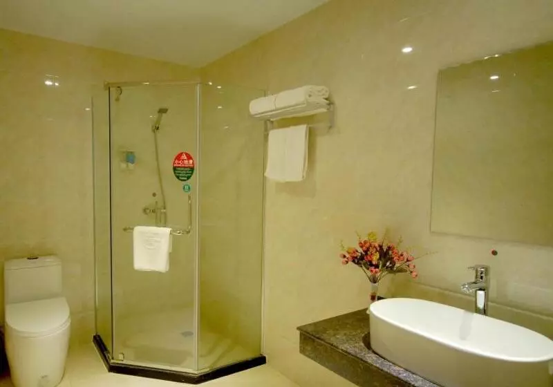 Hotelli Greentree Inn Shandong Taian Bus Station Lingshan Street Express