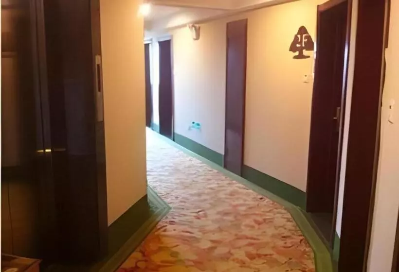 Hotelli Greentree Inn Jiaxing Tongxiang Tudian Express