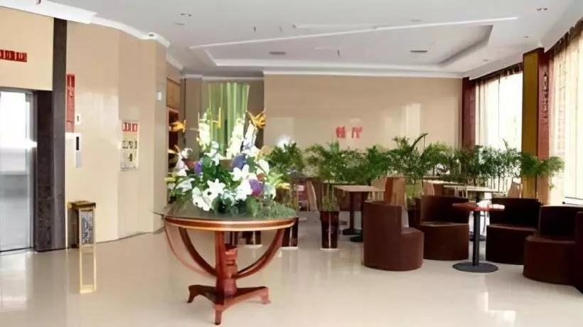 Hotelli Greentree Inn Jiaxing Tongxiang Tudian Express