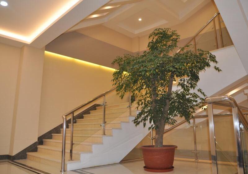 Hotel Greentree Qinhuang Island Railway Station Business