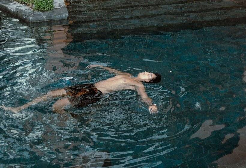 בית מלון כפרי Adam Krabi