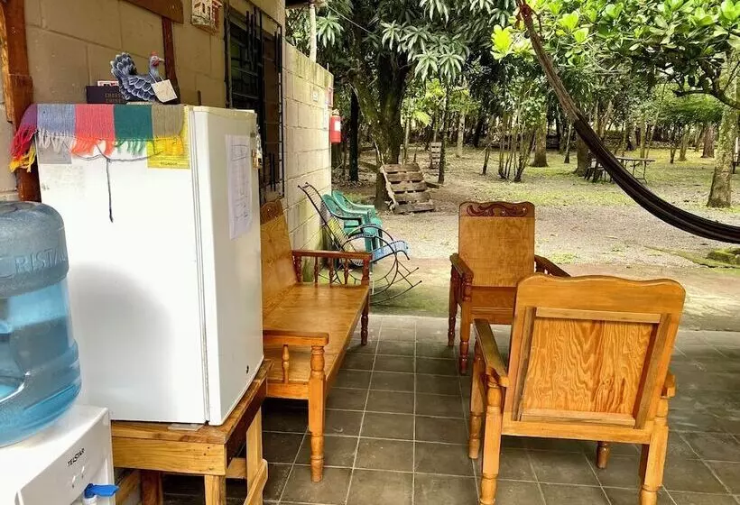 Retkeilymaja Nanda Parbat Hostal