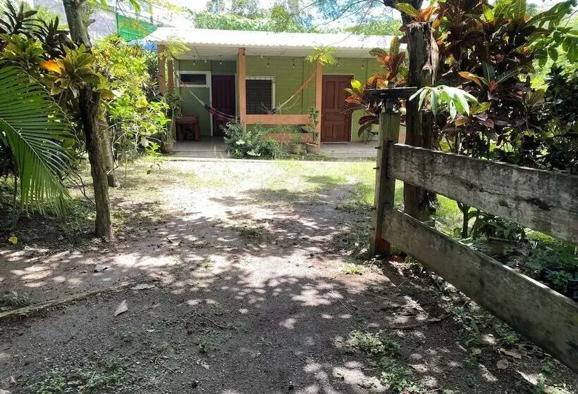 Retkeilymaja Nanda Parbat Hostal