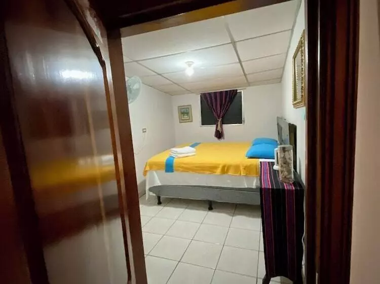 Retkeilymaja Nanda Parbat Hostal