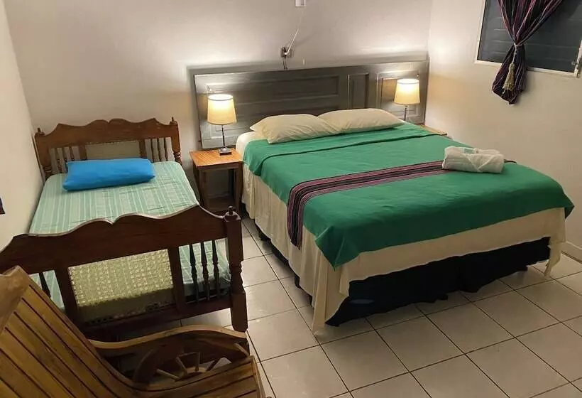 Retkeilymaja Nanda Parbat Hostal