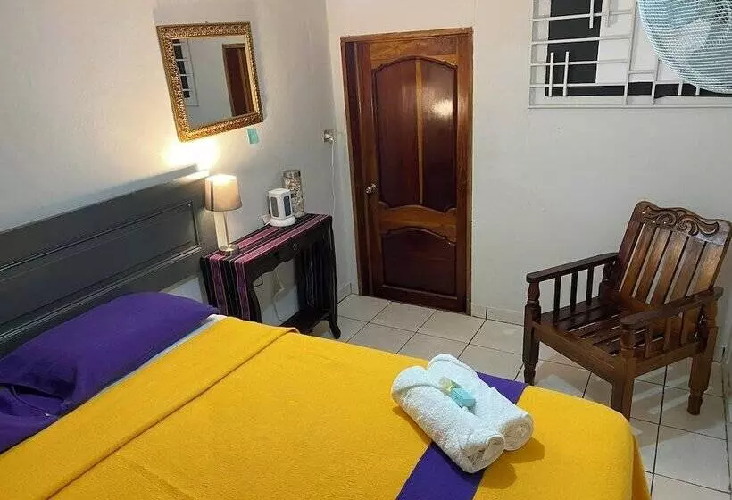 Retkeilymaja Nanda Parbat Hostal