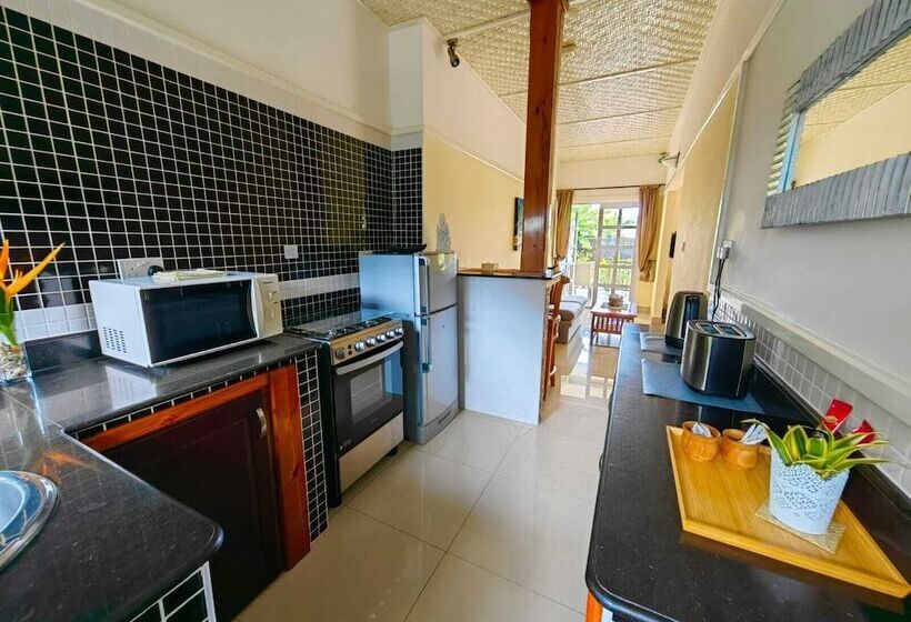 تختخواب و صبحانه Maison Charme De L'ile