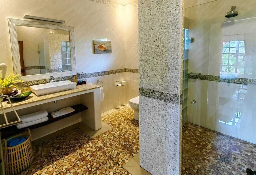 تختخواب و صبحانه Maison Charme De L'ile