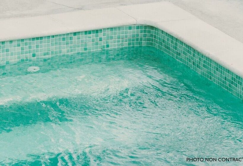 ホテル Kyriad Chateauroux Nord Aeroport