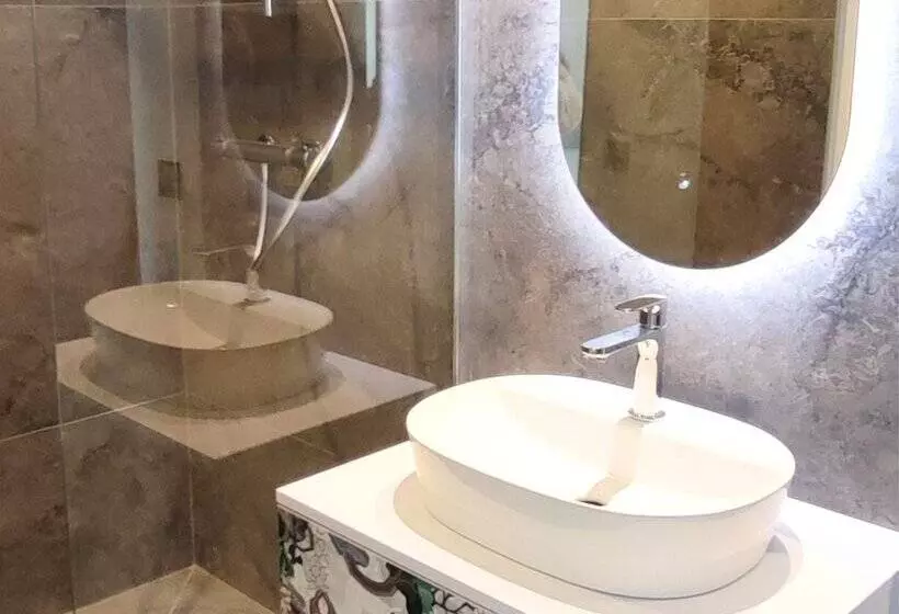 ホテル Kyriad Chateauroux Nord Aeroport