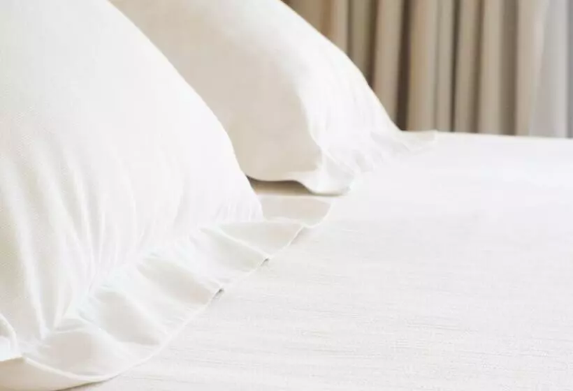 ホテル Kyriad Chateauroux Nord Aeroport