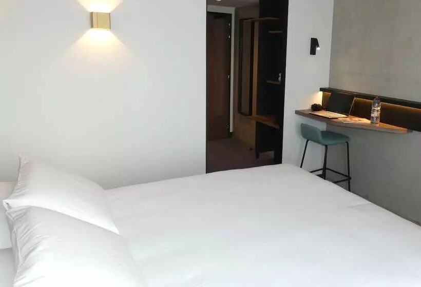 ホテル Kyriad Chateauroux Nord Aeroport