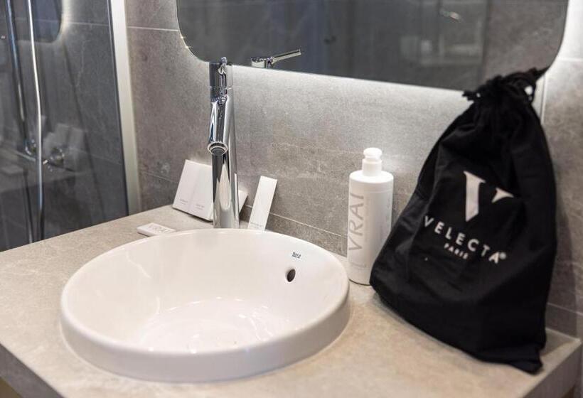 هتل Hôtel Kyriad Prestige Paris Asnieres