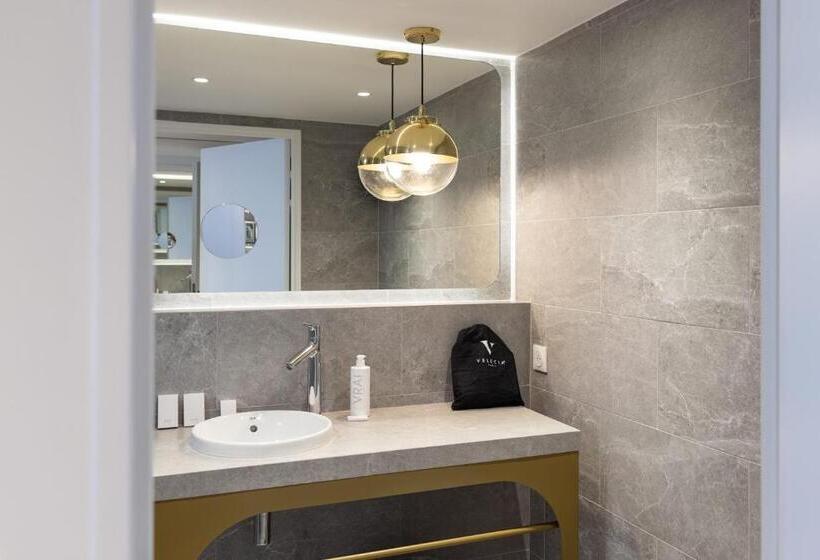 هتل Hôtel Kyriad Prestige Paris Asnieres