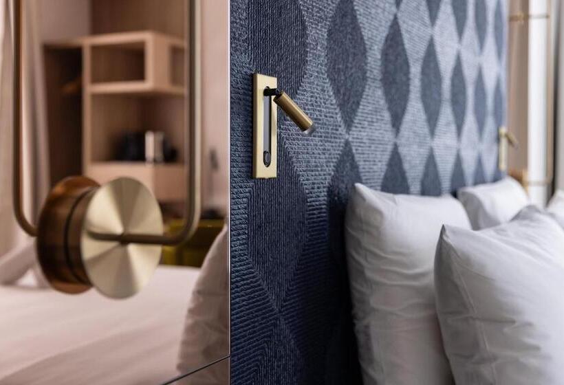 هتل Hôtel Kyriad Prestige Paris Asnieres