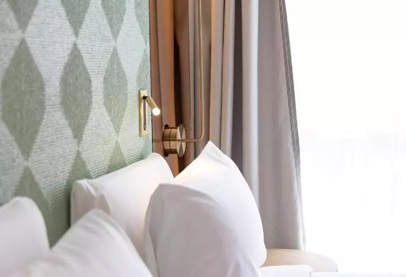 ホテル Hôtel Kyriad Prestige Paris Asnieres