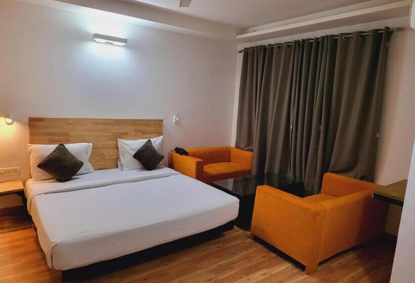 호텔 Majestic Jpm   East Of Kailash