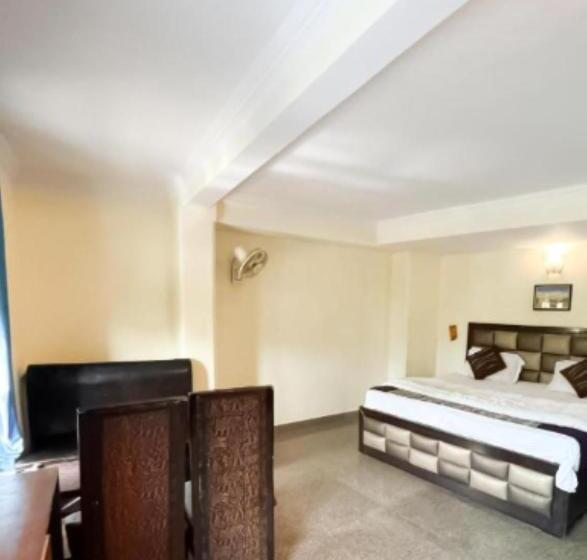 호텔 Majestic Jpm   East Of Kailash