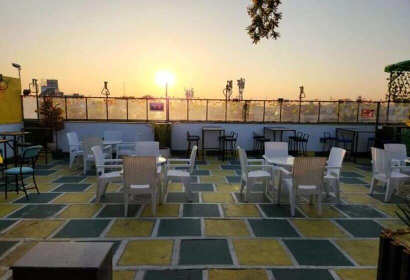 호텔 Majestic Jpm   East Of Kailash