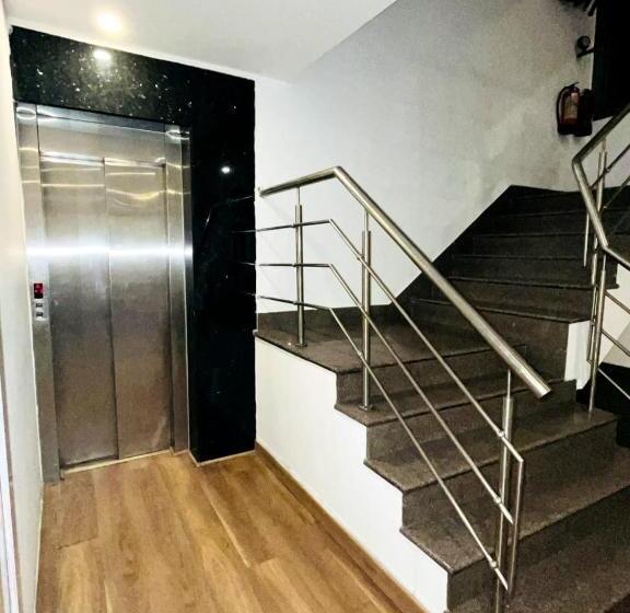 호텔 Majestic Jpm   East Of Kailash