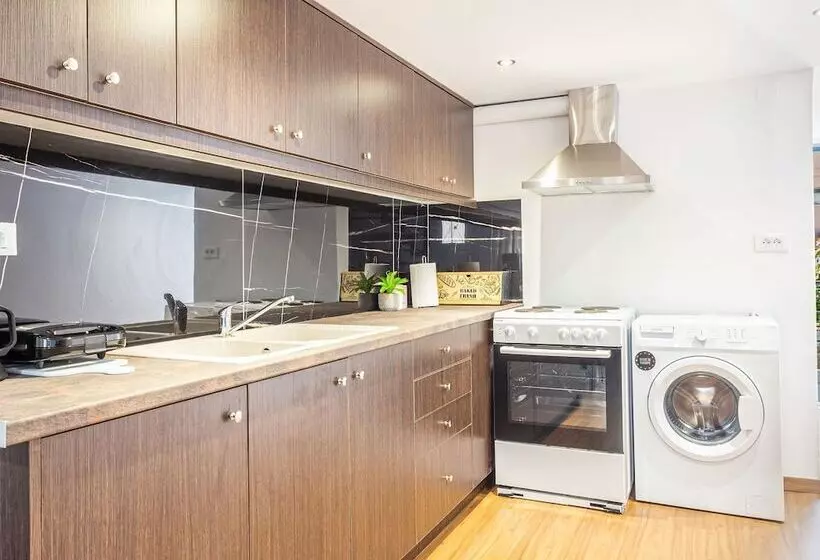 Neva S Apartment S In Center Chania 1 & 2