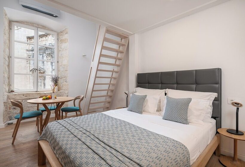 پانسیون Clouds Boutique Guesthouse