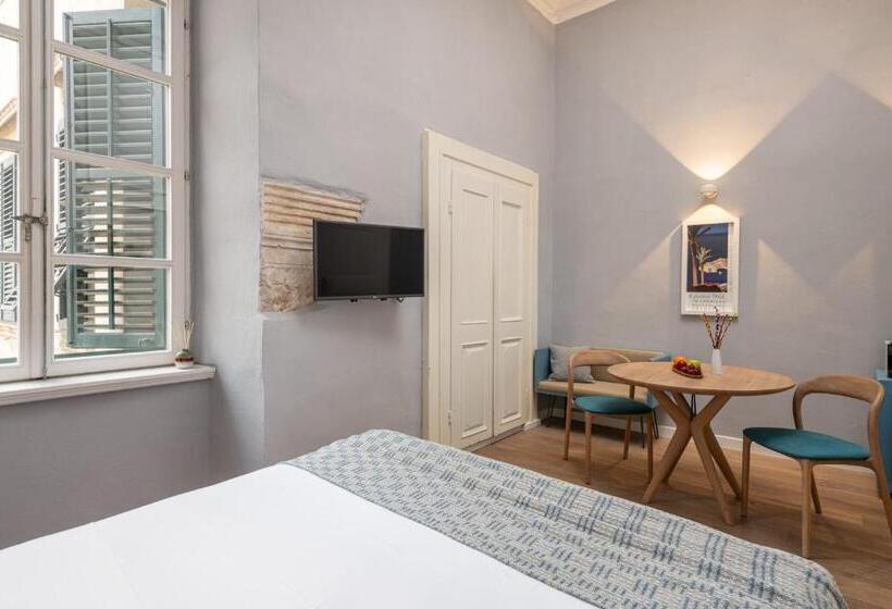 پانسیون Clouds Boutique Guesthouse