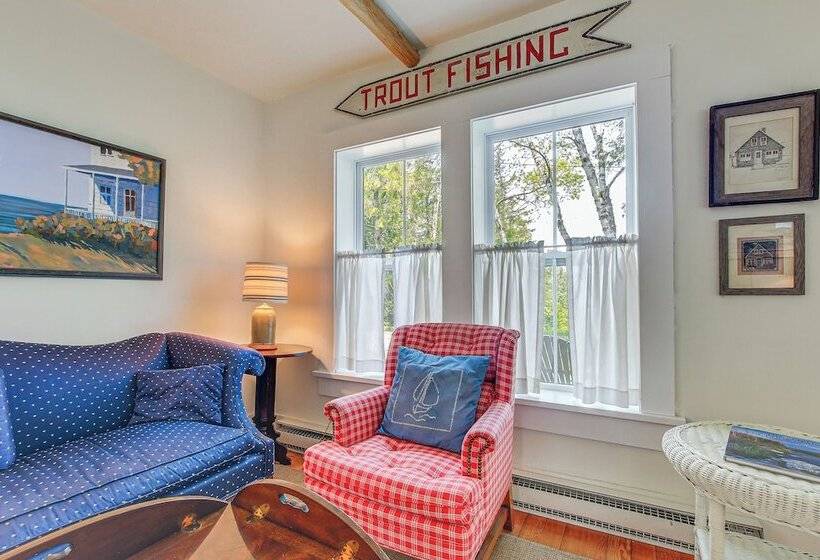 Baileys Harbor Cottage W/ Dock: Steps To Lake!