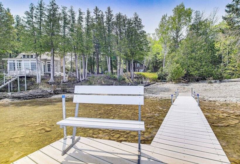 Baileys Harbor Cottage W/ Dock: Steps To Lake!