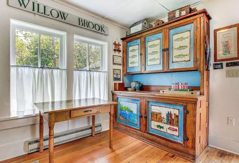 Baileys Harbor Cottage W/ Dock: Steps To Lake!