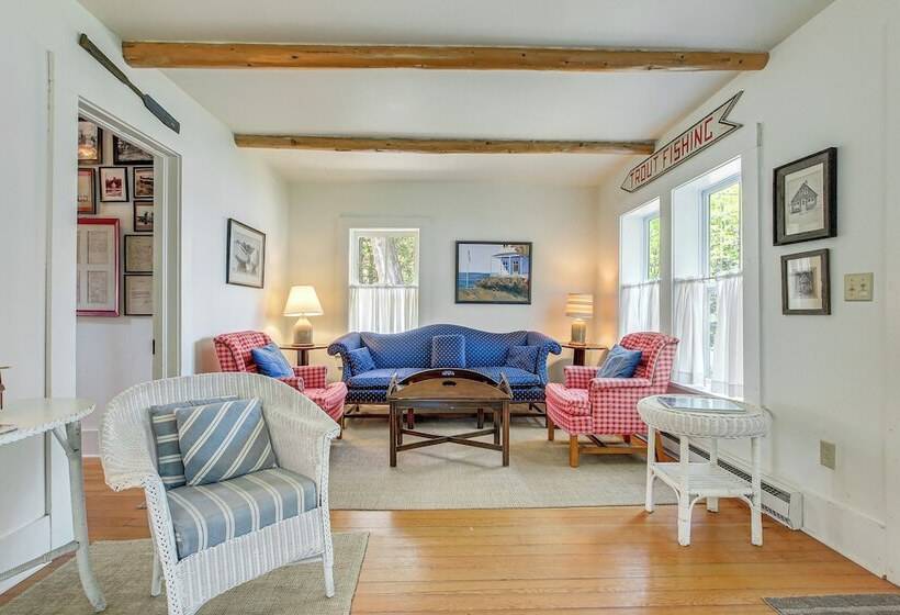 Baileys Harbor Cottage W/ Dock: Steps To Lake!