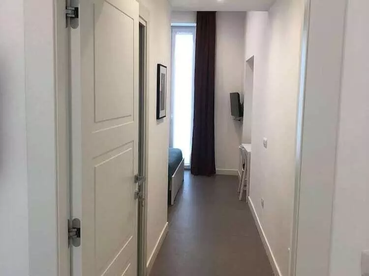 ベッドアンドブレックファースト Mini Apartment With Bathroom And Kitchen For Exclusive Use