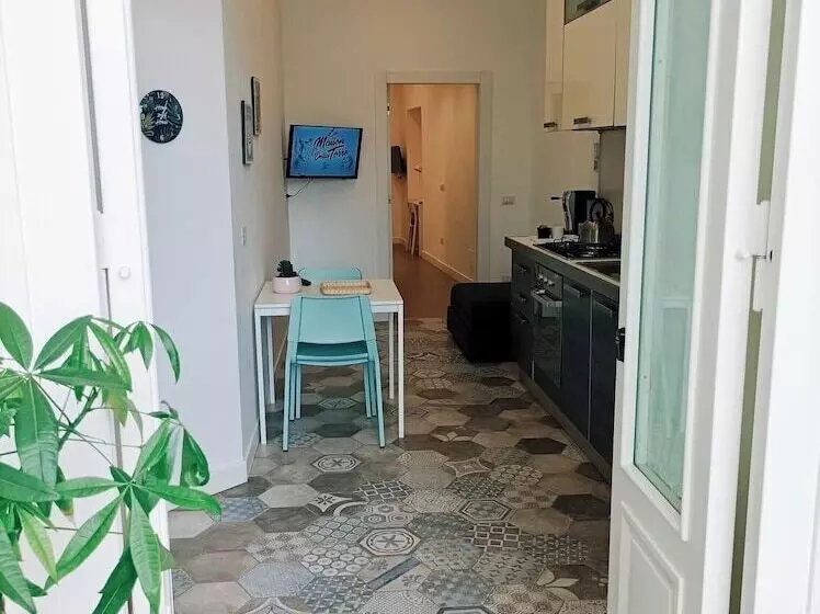 ベッドアンドブレックファースト Mini Apartment With Bathroom And Kitchen For Exclusive Use