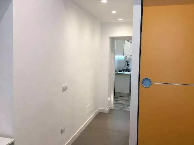 ベッドアンドブレックファースト Mini Apartment With Bathroom And Kitchen For Exclusive Use