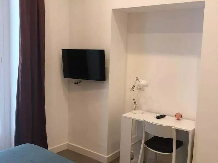 ベッドアンドブレックファースト Mini Apartment With Bathroom And Kitchen For Exclusive Use
