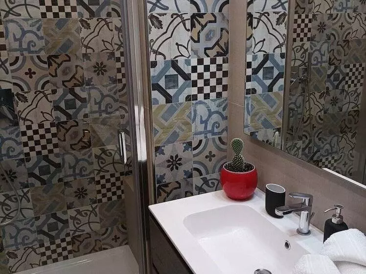 ベッドアンドブレックファースト Mini Apartment With Bathroom And Kitchen For Exclusive Use