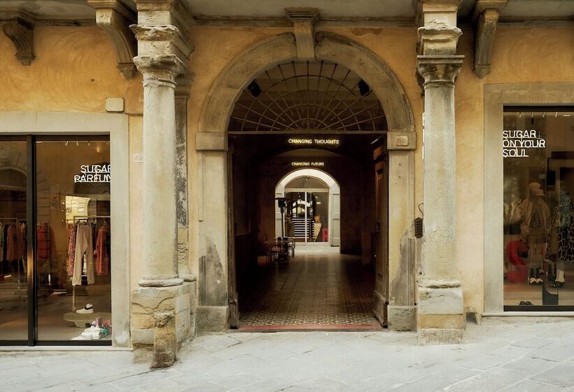 تختخواب و صبحانه Sugars Residenza D  Epoca