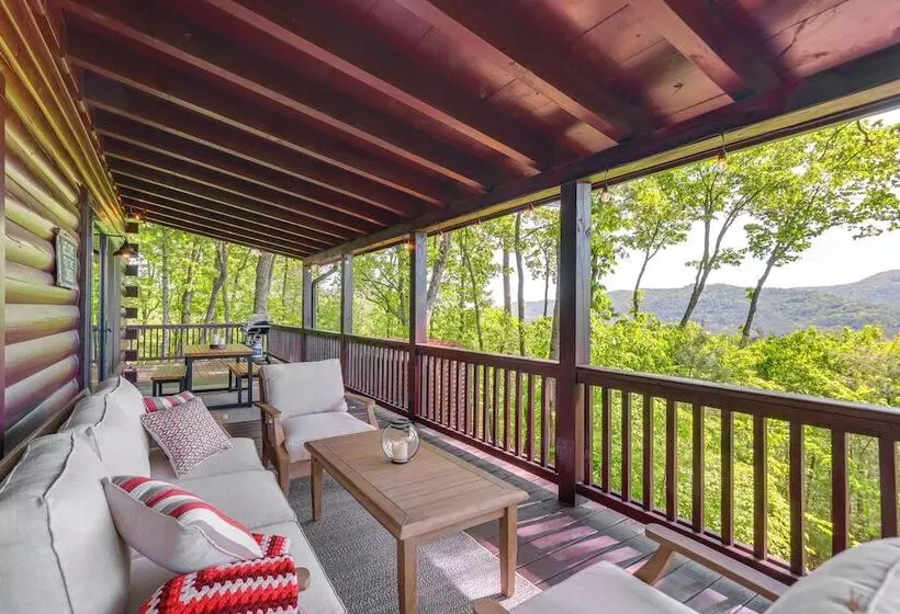 Blue Ridge Cabin W/ Mountain Views: 6 Mi To Dtwn!