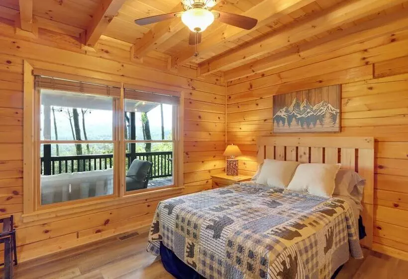 Blue Ridge Cabin W/ Mountain Views: 6 Mi To Dtwn!