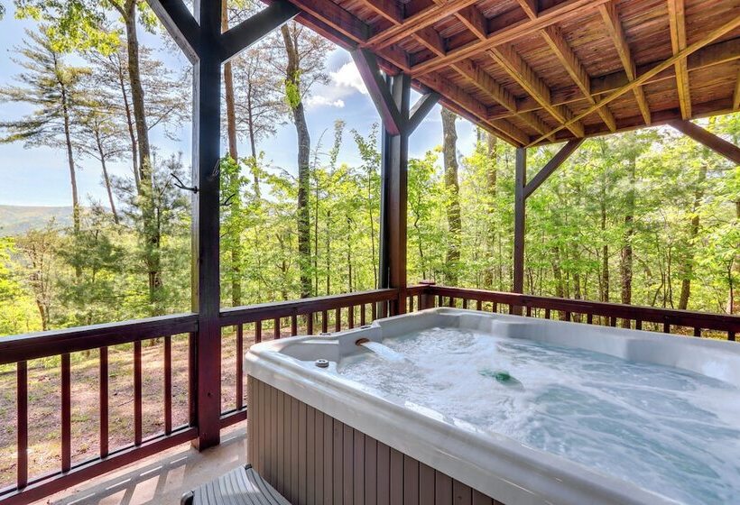 Blue Ridge Cabin W/ Mountain Views: 6 Mi To Dtwn!