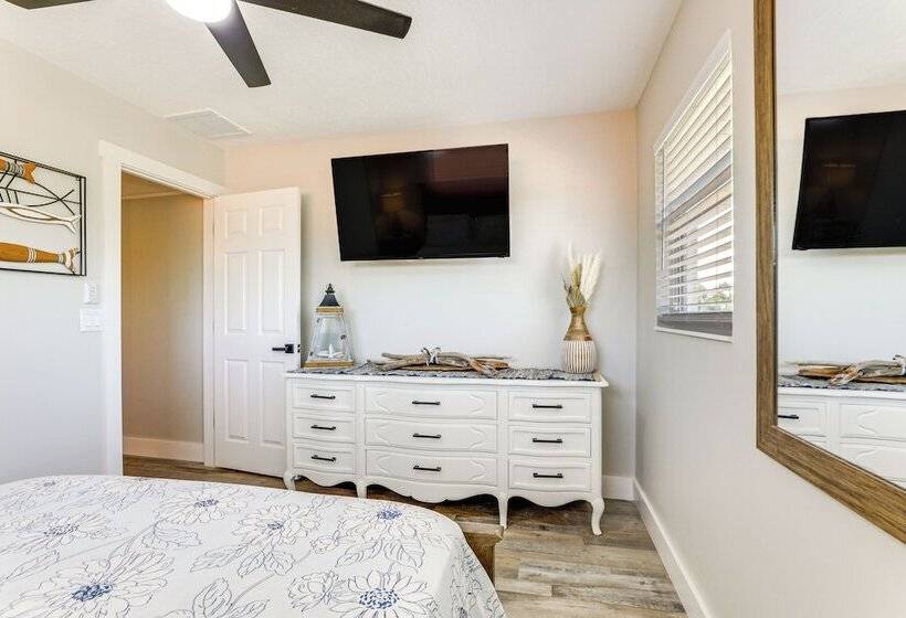 Dog Friendly Bradenton House W/ Pool & Game Room!